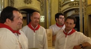 Jonan Basterra en el momento de recibir el premio_Foto Olga Brajnovic
