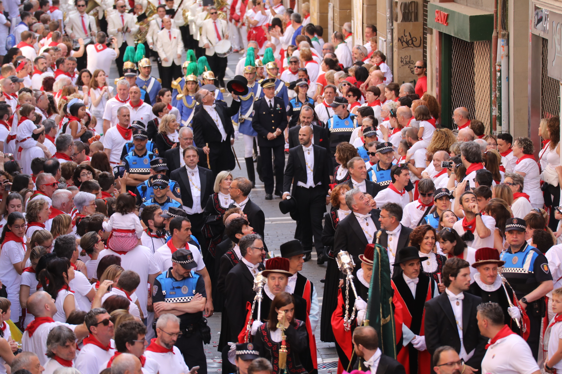 Los trajes de gala de la capital navarra pueden ser los más especiales de los ayuntamientos españoles.